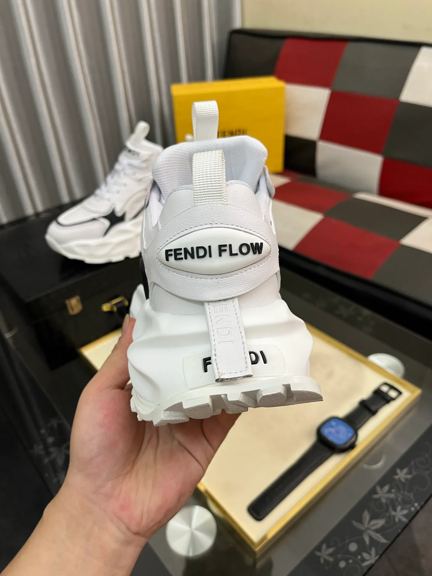 Men's Men's Shoes💰580⌚️⌚️[fendi] Fendi's classic and comfortable men's, this complex sneaker is made of soft calfskin➕genuine leather lining➕original ultra-light rubber material with rough outsole. This unique light style is suitable for the casual and refined sensibility of this season. It is comfortable and natural on the feet. It is an everyday style for casual travel in autumn and winter! 38-446️⃣colors available